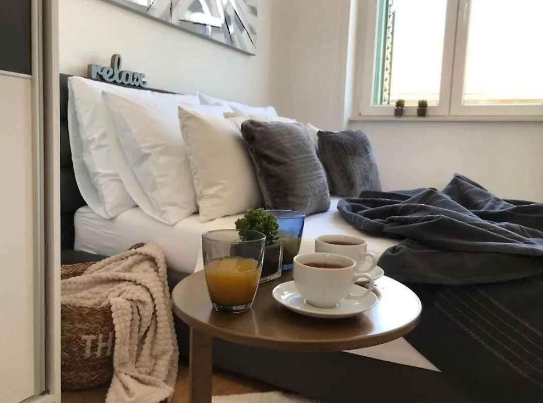 Cozy Apartment Solis-City Center スプリト 0*,  クロアチア